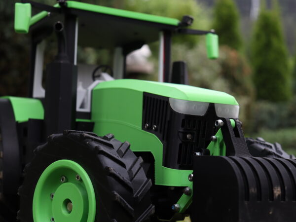 RC Tractor model 2 - Image 2