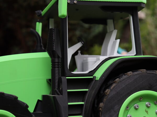 RC Tractor model 2 - Image 4