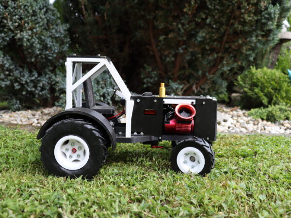 Racing RC Tractor - Image 3