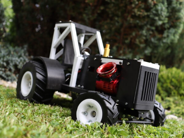 Racing RC Tractor - Image 5