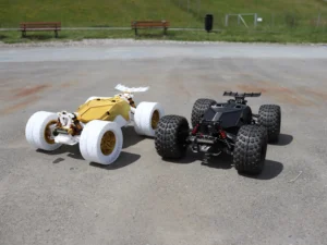 RC Truggy NOMAD front view
