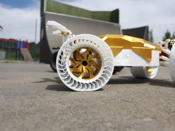 NOMAD RC Car/Truggy - Image 9